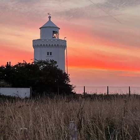 Fab Stay Uk - Coastal And Country Retreat With Free Secure Off Road Parking Minutes From Both Dover And Deal Екстериор снимка